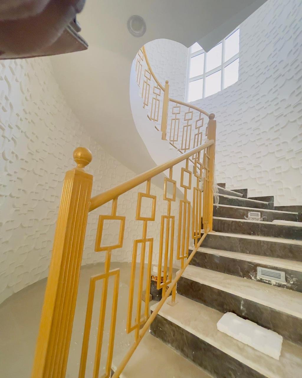 b8b5f9a3-d83a-4f5e-9139-8fdd18365d1d