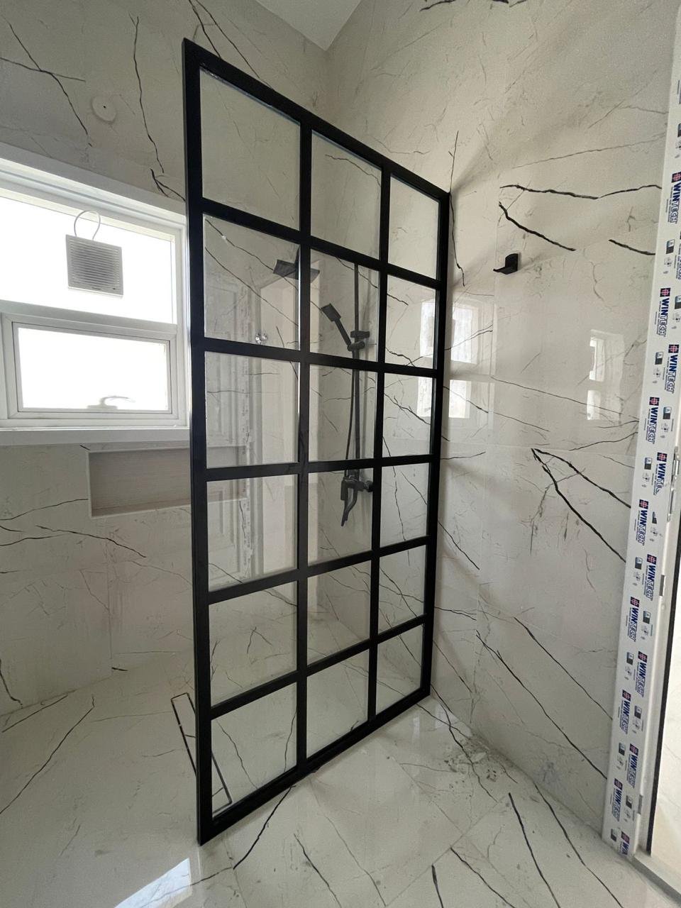 b249b081-dcf1-4074-8010-7d9c961ffff3