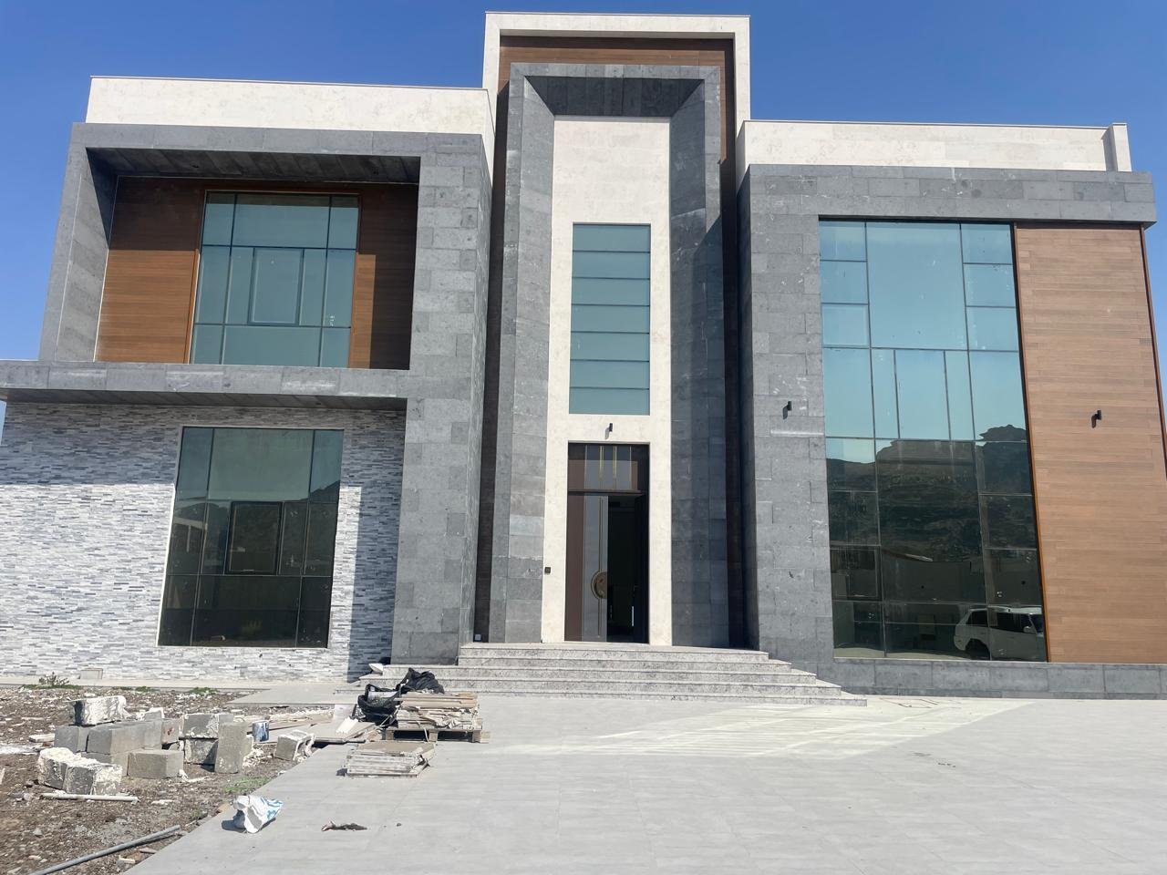 b70e32e5-0fcd-44a1-83a8-c5d198cedec1